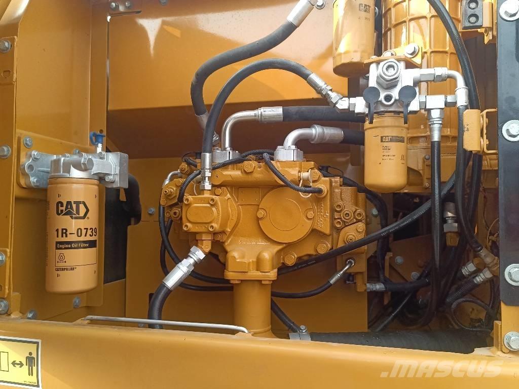 CAT 323 D2L Гусеничні екскаватори