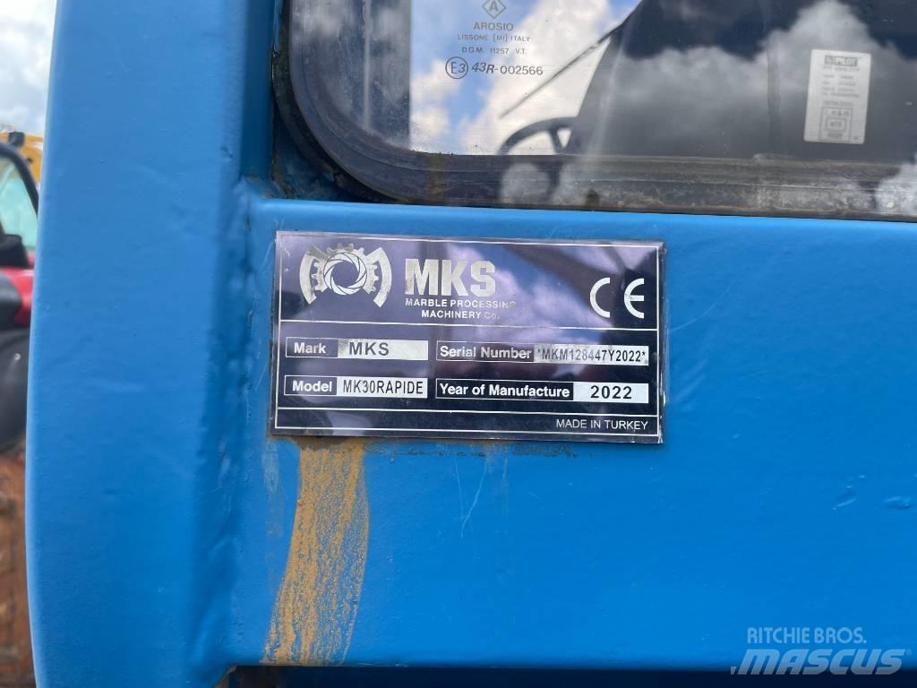 MKS MK30 Телескопічні навантажувачі