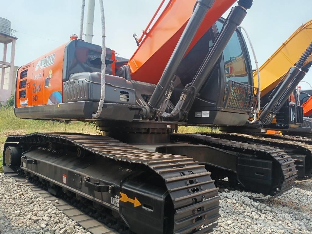 Hitachi ZX 240 Гусеничні екскаватори