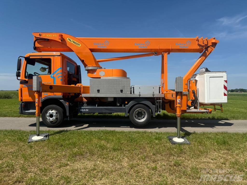 Palfinger P 300 KS Автовишки на базі вантажівки