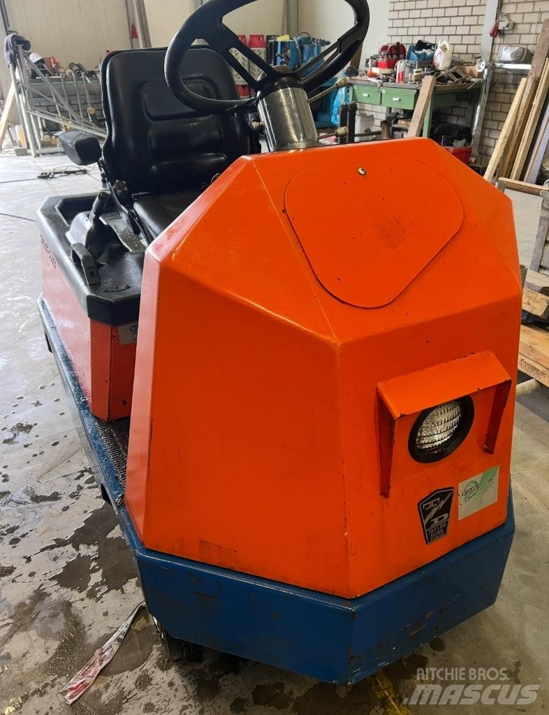 Taylor-Dunn C425 Тягачі колісні