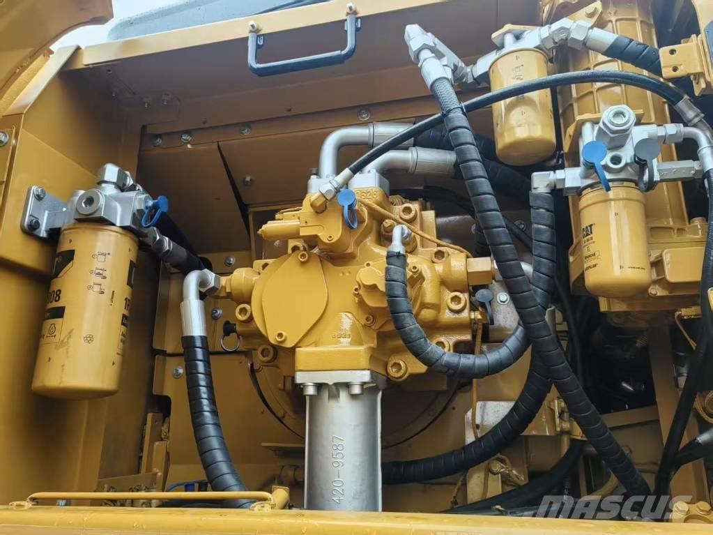 CAT 340 Гусеничні екскаватори