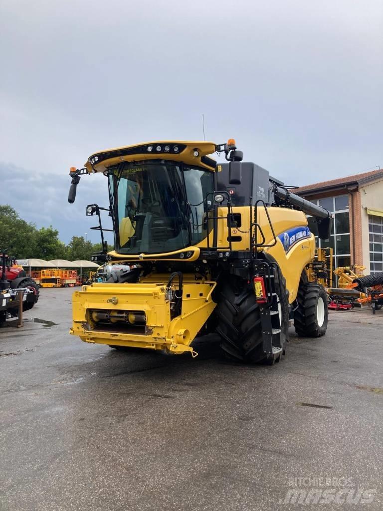 New Holland CR 8.90 Зернозбиральні комбайни