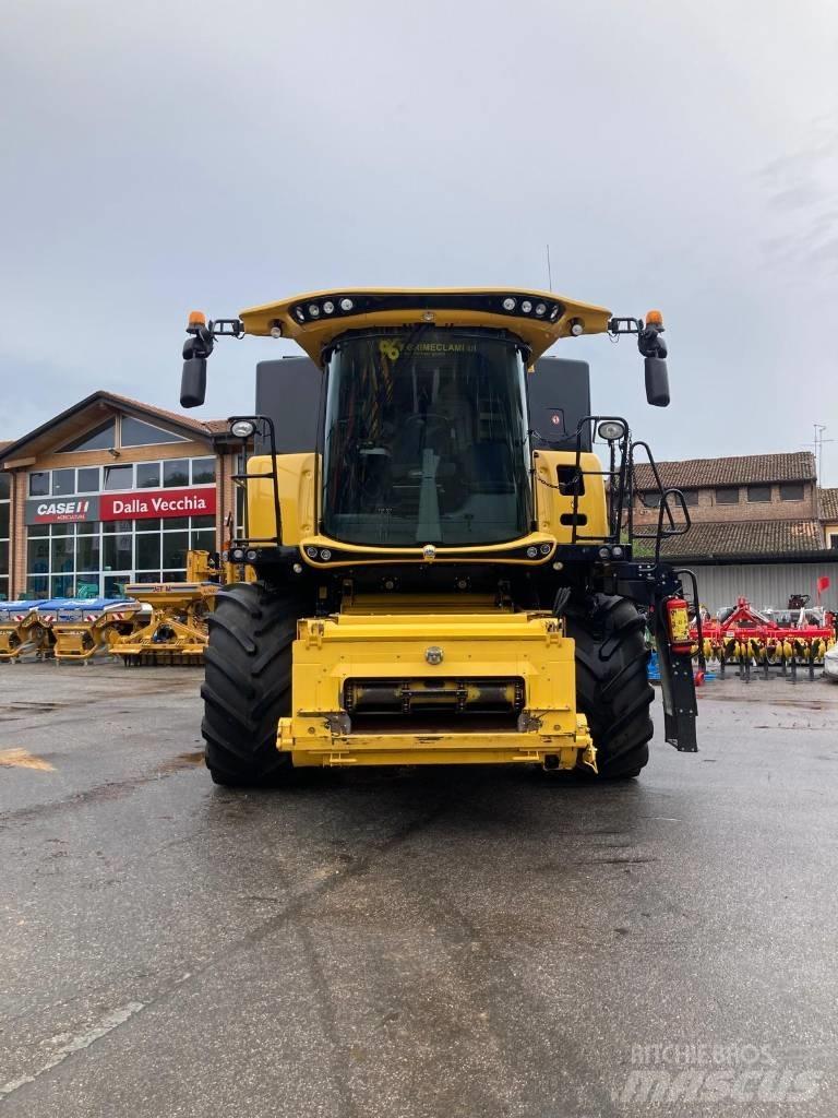 New Holland CR 8.90 Зернозбиральні комбайни