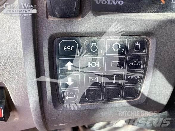 Volvo L220G Фронтальні навантажувачі