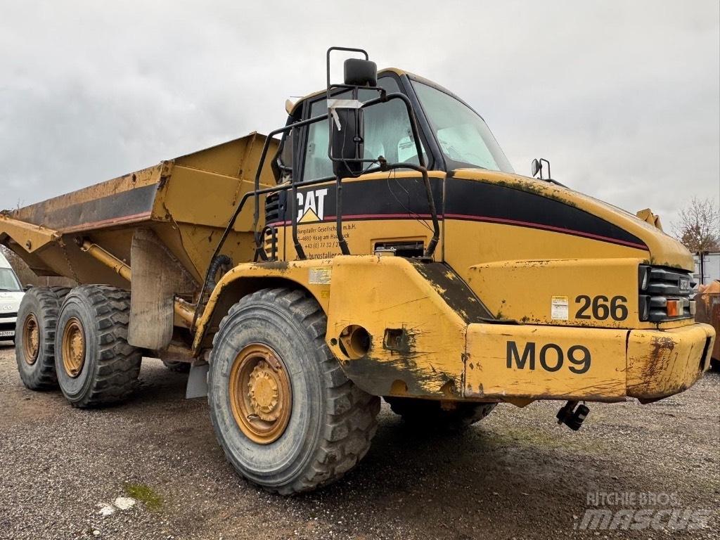 CAT 730 Зчленовані самоскиди