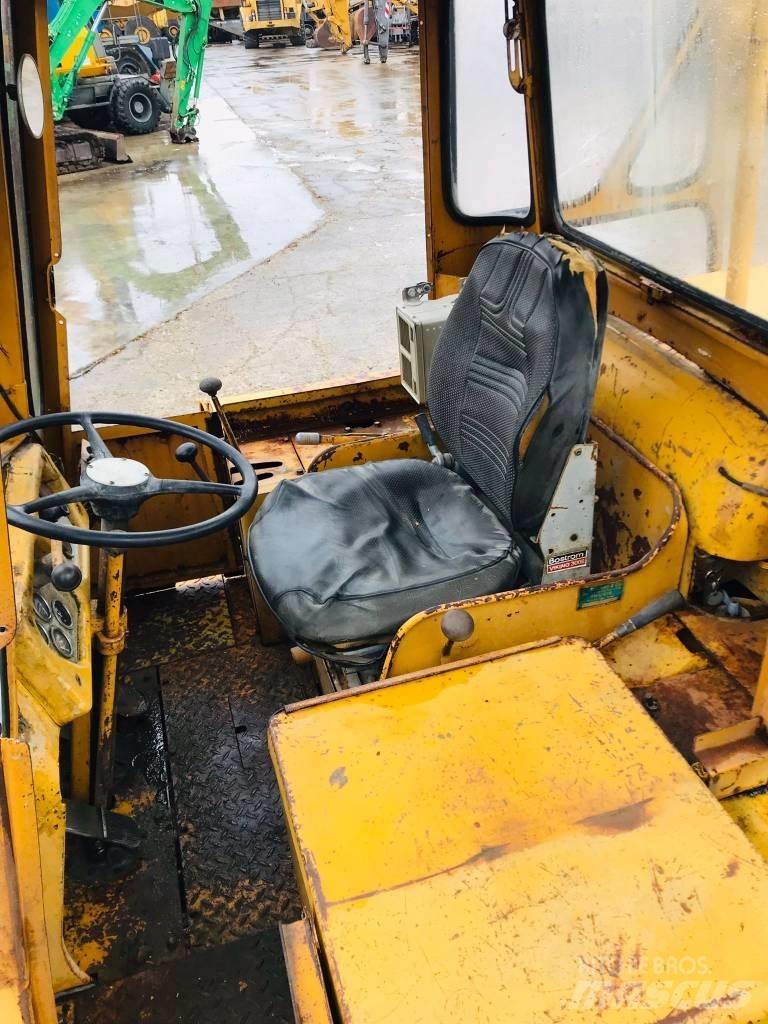 CAT 944 Фронтальні навантажувачі