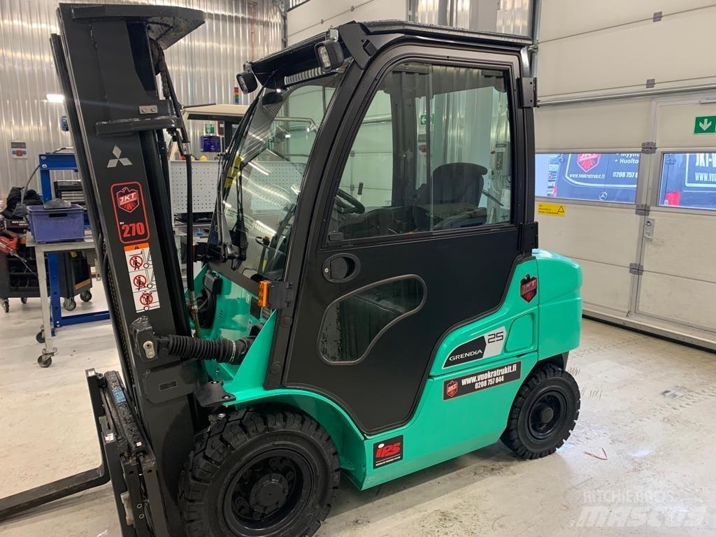 Mitsubishi FD25N3 Дизельні навантажувачі