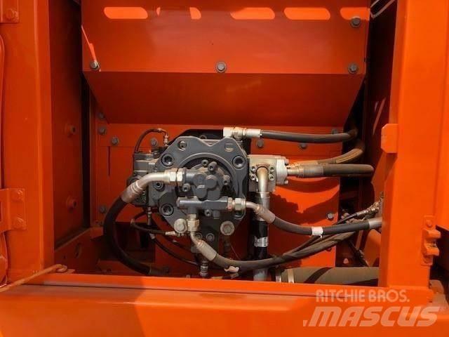 Doosan DX 225 Гусеничні екскаватори