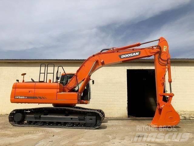 Doosan DX 225 Гусеничні екскаватори