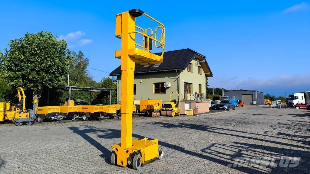 JLG 1230 ES Вертикальні щоглові підйомники