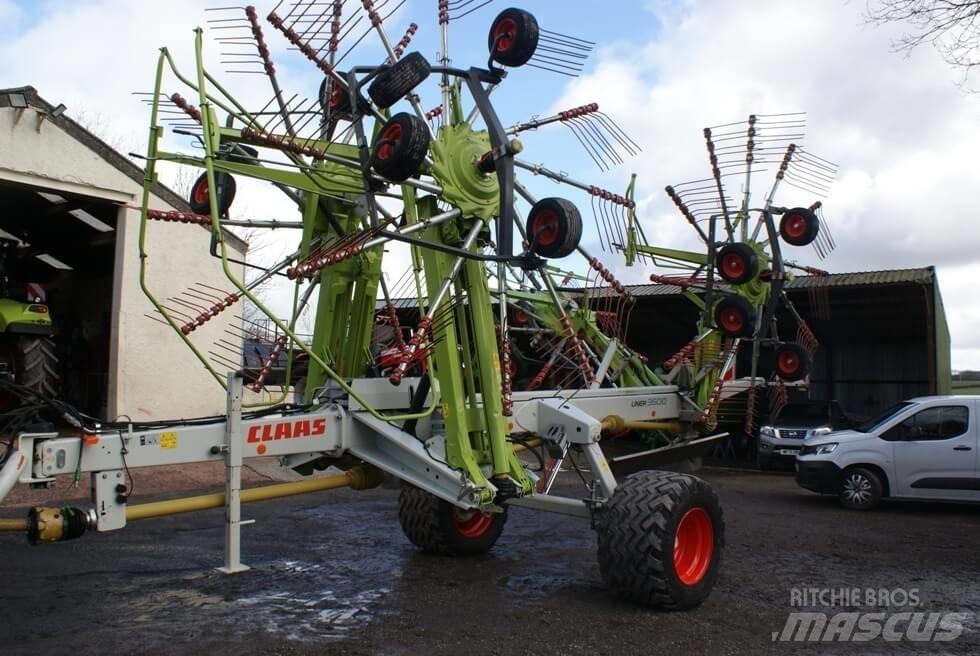 CLAAS Liner 3600 Граблі і сінозворушувачі