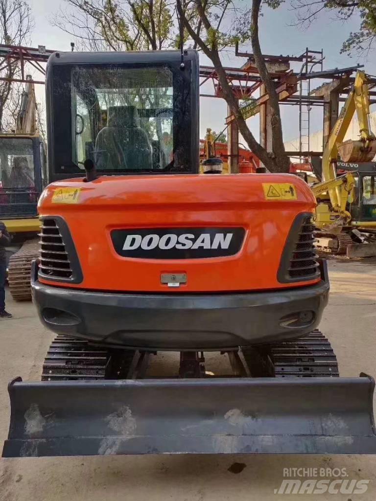 Doosan DX 60-9C Гусеничні екскаватори