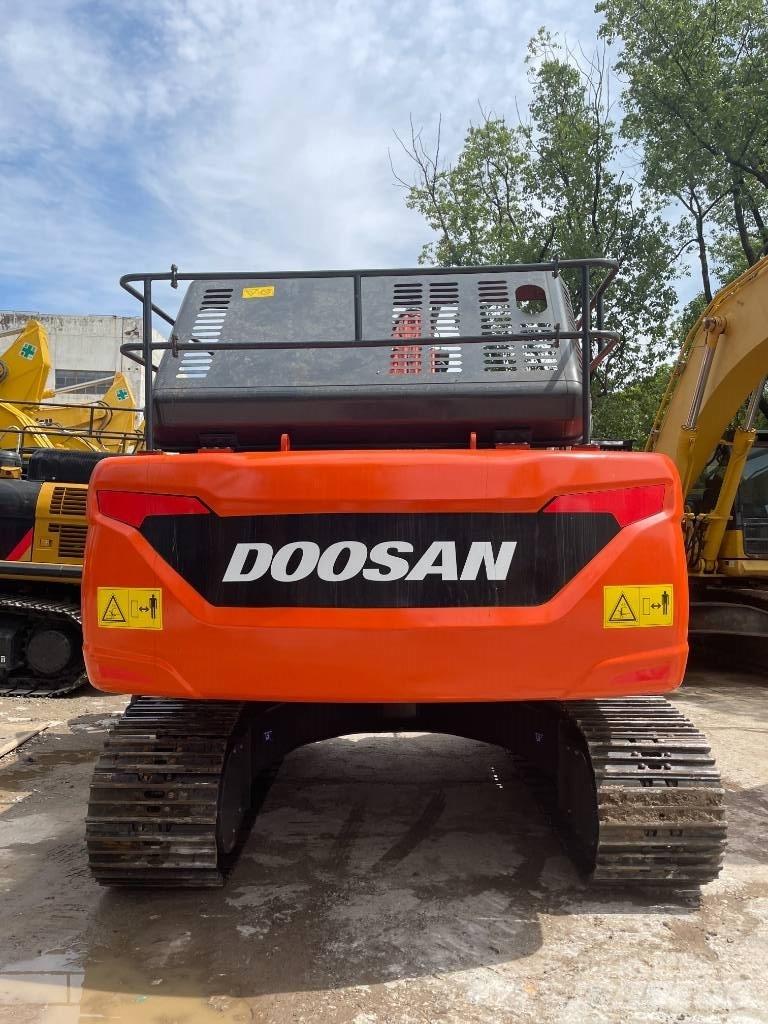 Doosan DX 225 Середні екскаватори 7т. - 12т.