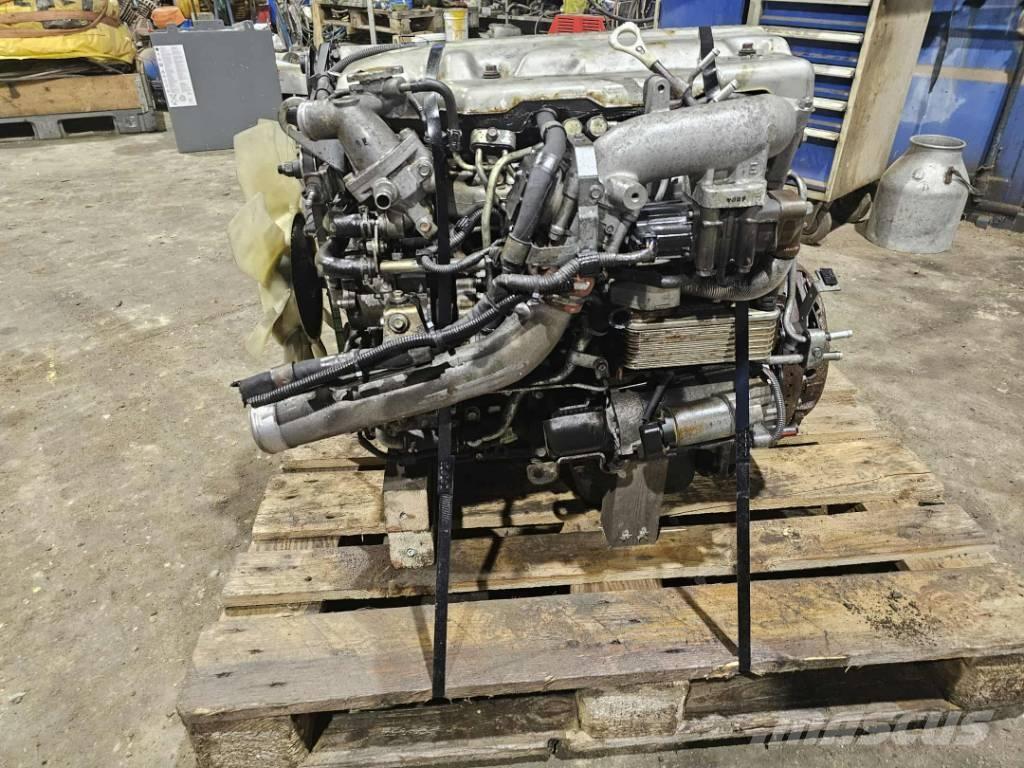 Mitsubishi 4M42-3AT2 Двигуни