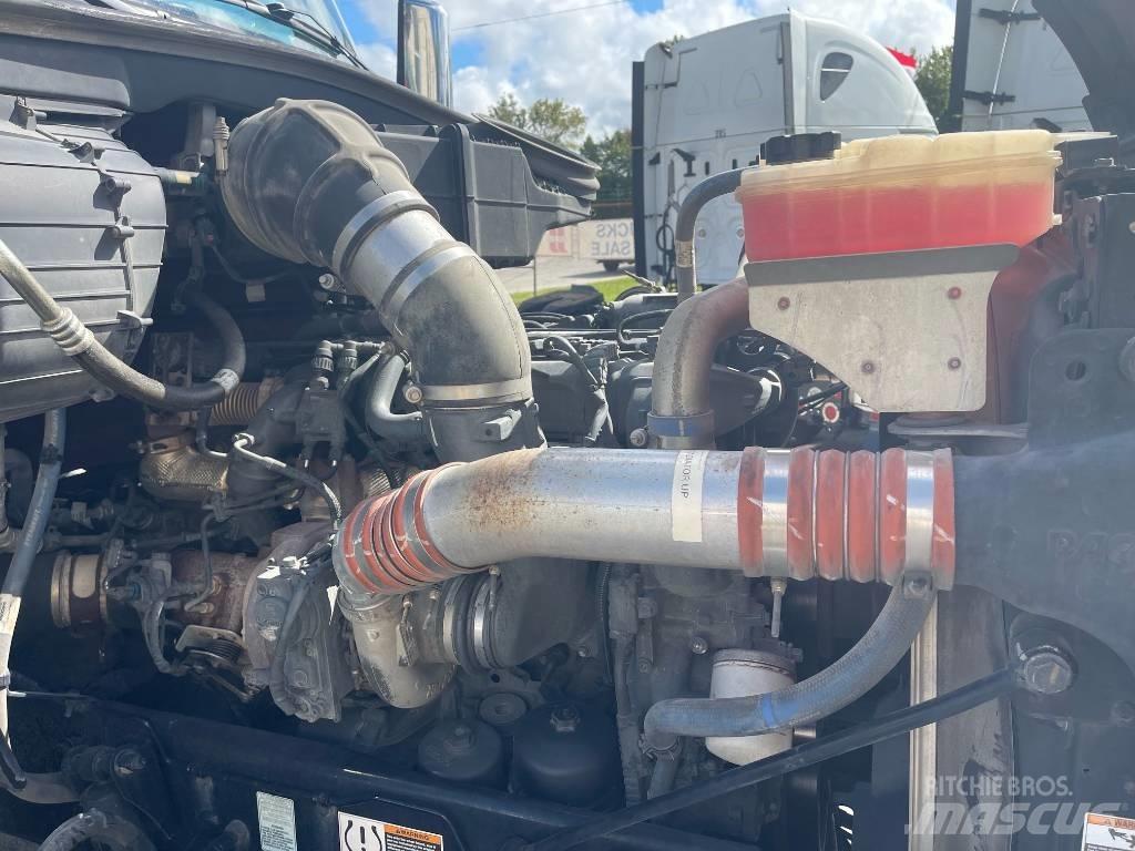Peterbilt 567 Тягачі