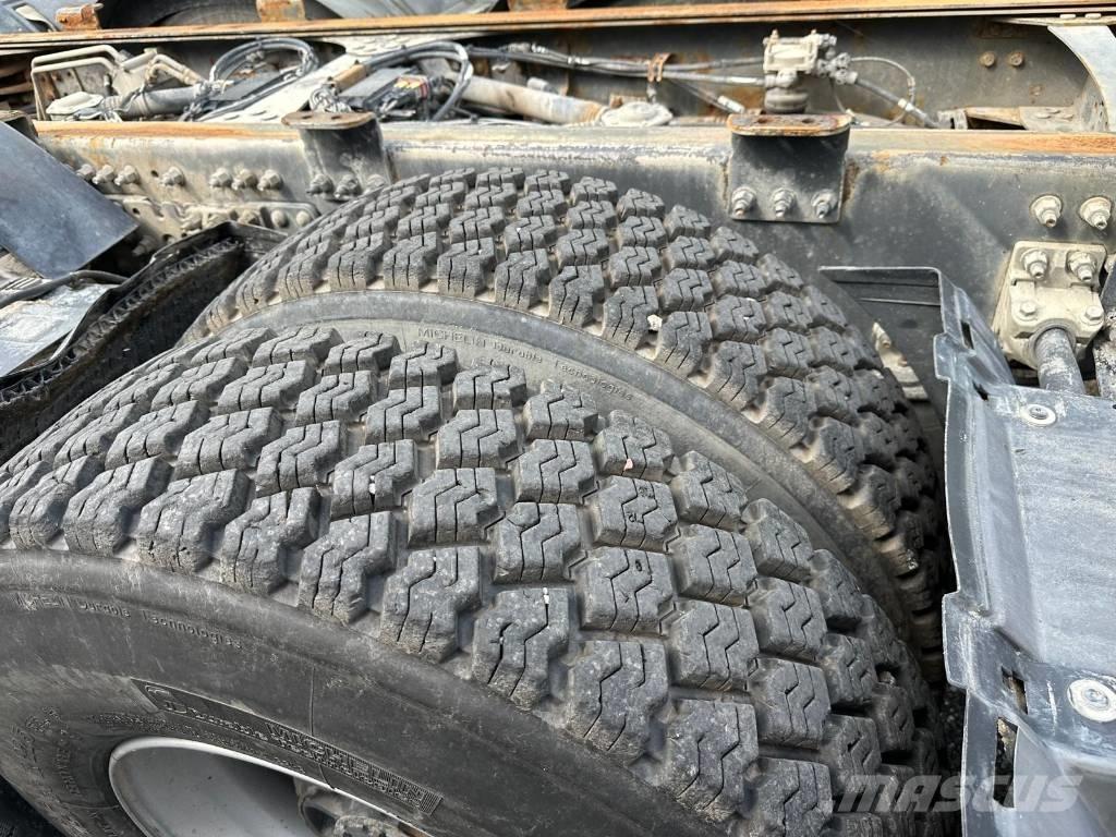 Volvo FMX 8X4*4  4132 Шасі з кабіною