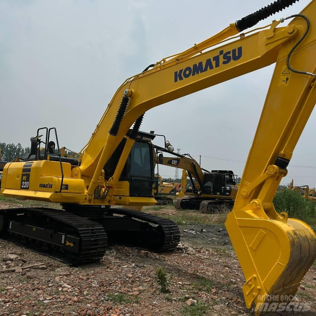 Komatsu 220-8 Гусеничні екскаватори