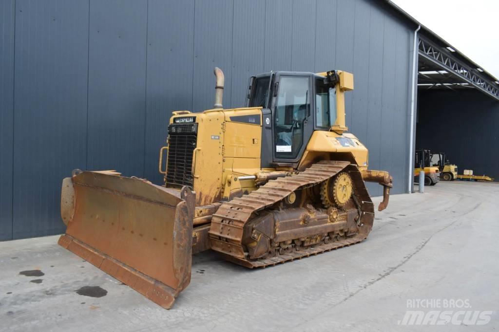 CAT D6N XL Гусеничні бульдозери