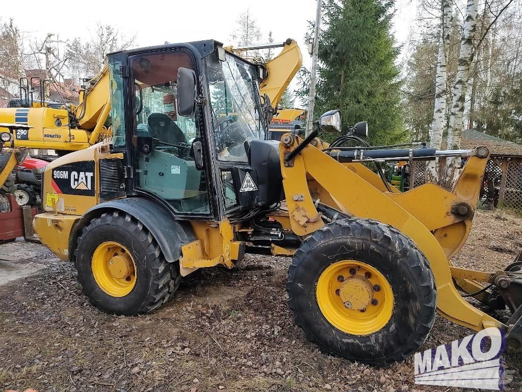 CAT 906 Фронтальні навантажувачі