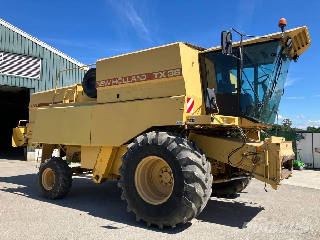 New Holland TX 36 Зернозбиральні комбайни