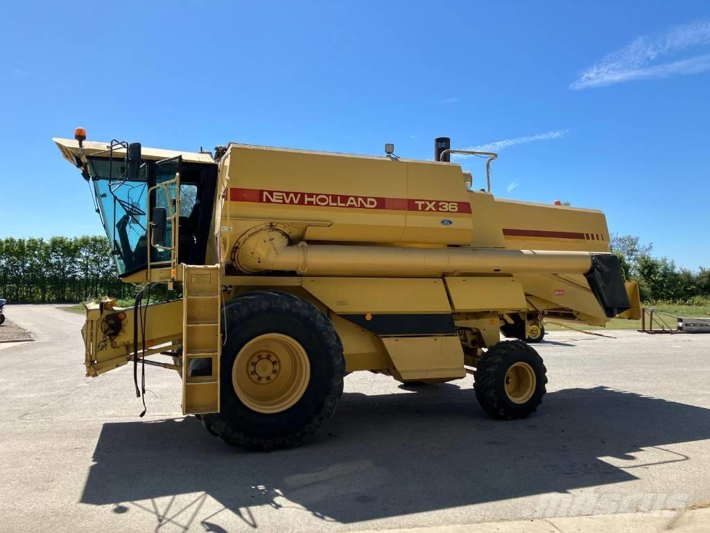 New Holland TX 36 Зернозбиральні комбайни