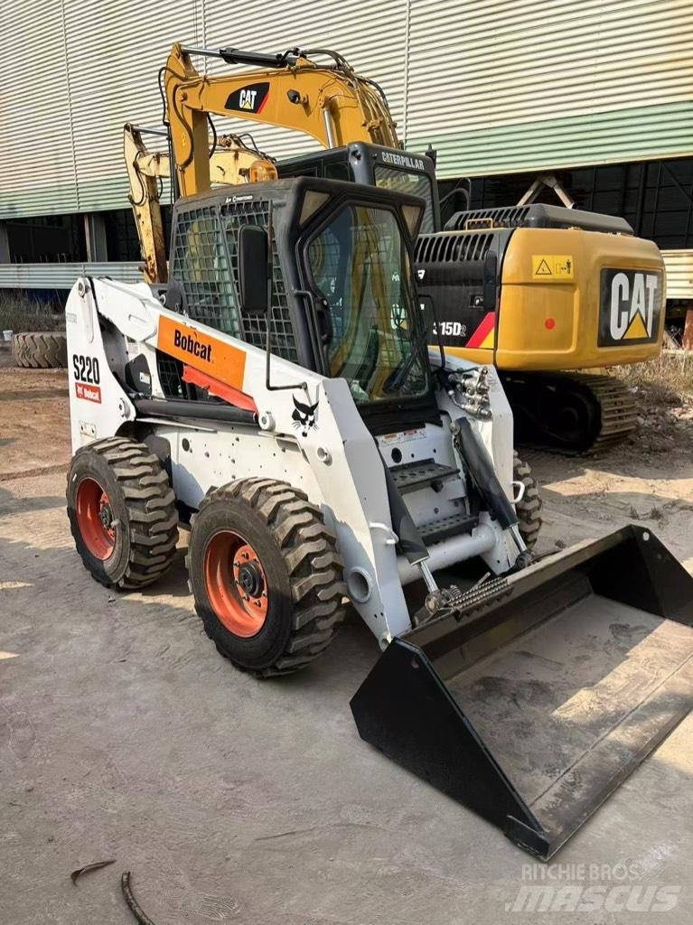 Bobcat S 220 Міні-навантажувачі