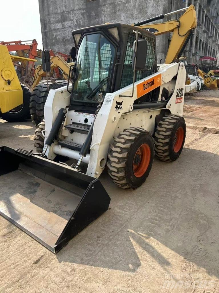 Bobcat S 220 Міні-навантажувачі