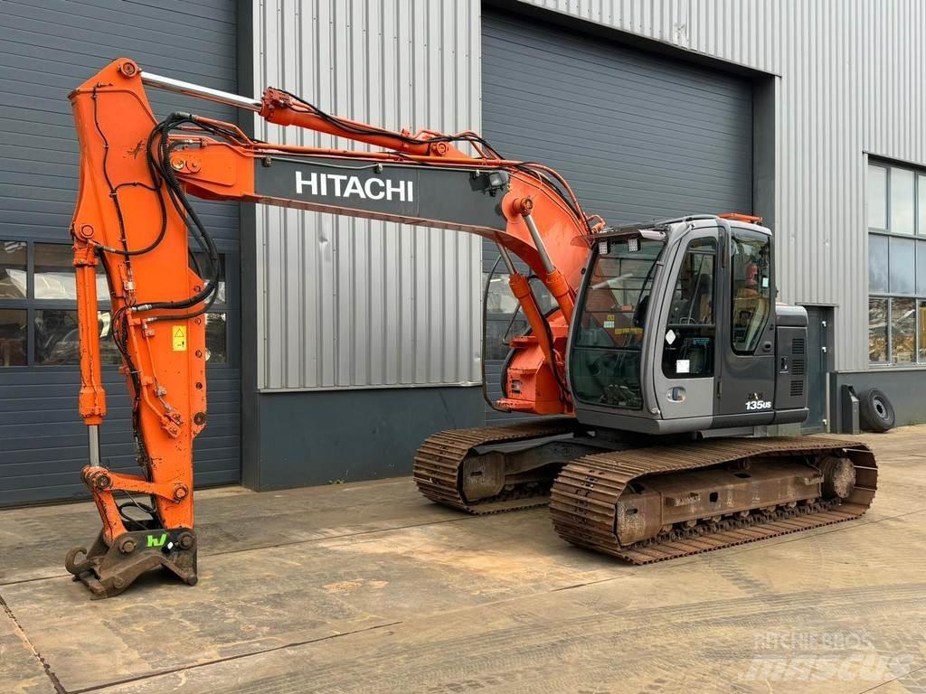 Hitachi ZX135US Гусеничні екскаватори
