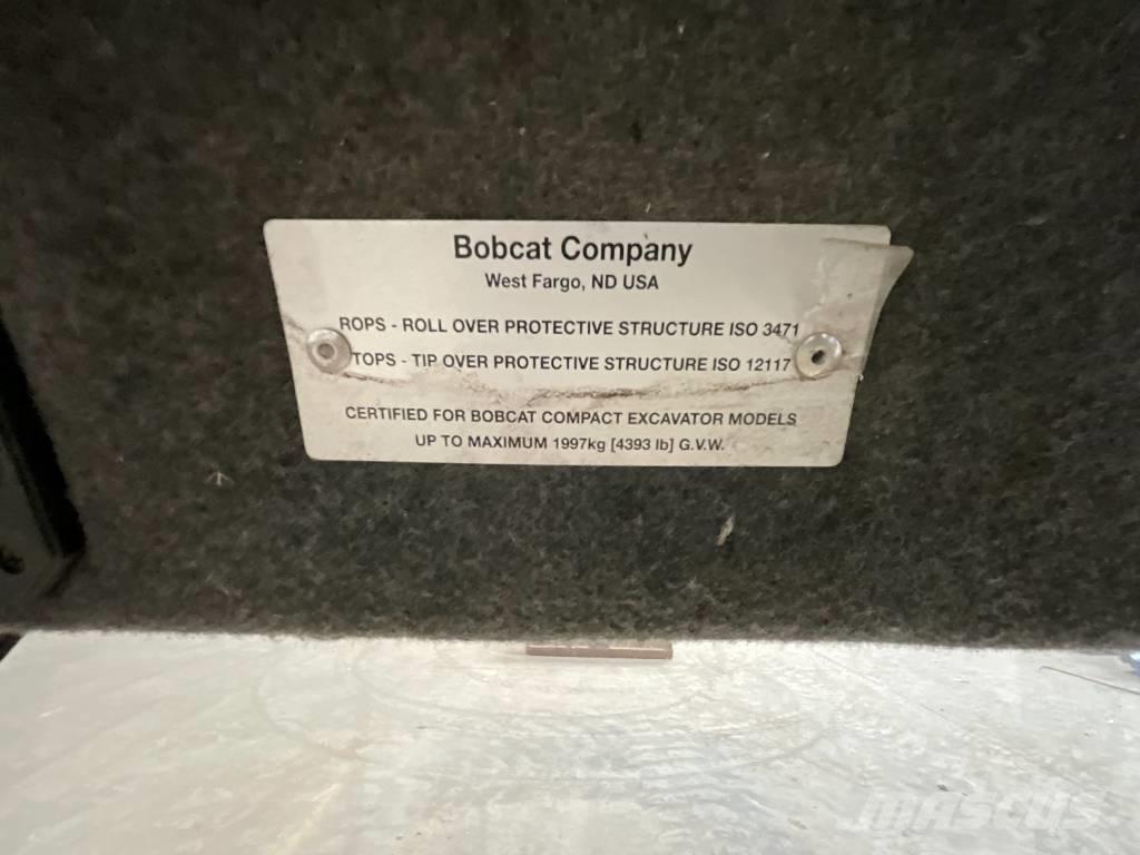 Bobcat E 16 Кабіна