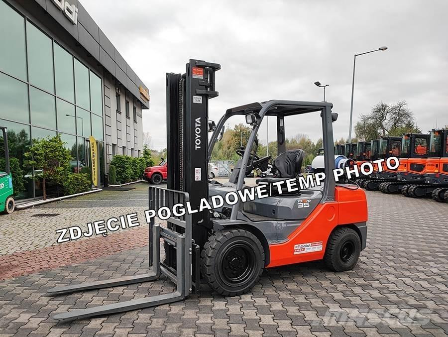Toyota 02-8FGJF35 Газові навантажувачі