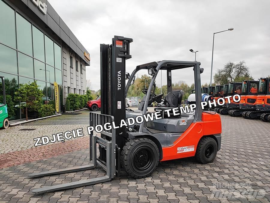 Toyota 02-8FGJF35 Газові навантажувачі