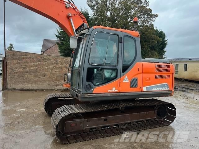 Doosan DX 140 LC-3 Гусеничні екскаватори