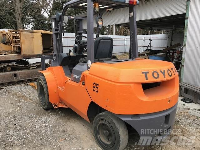 Toyota 7 FD 40 Дизельні навантажувачі
