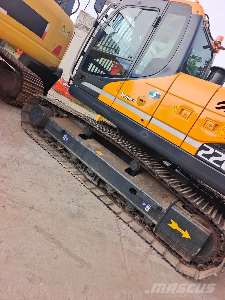 Hyundai 220 LC -9S Гусеничні екскаватори