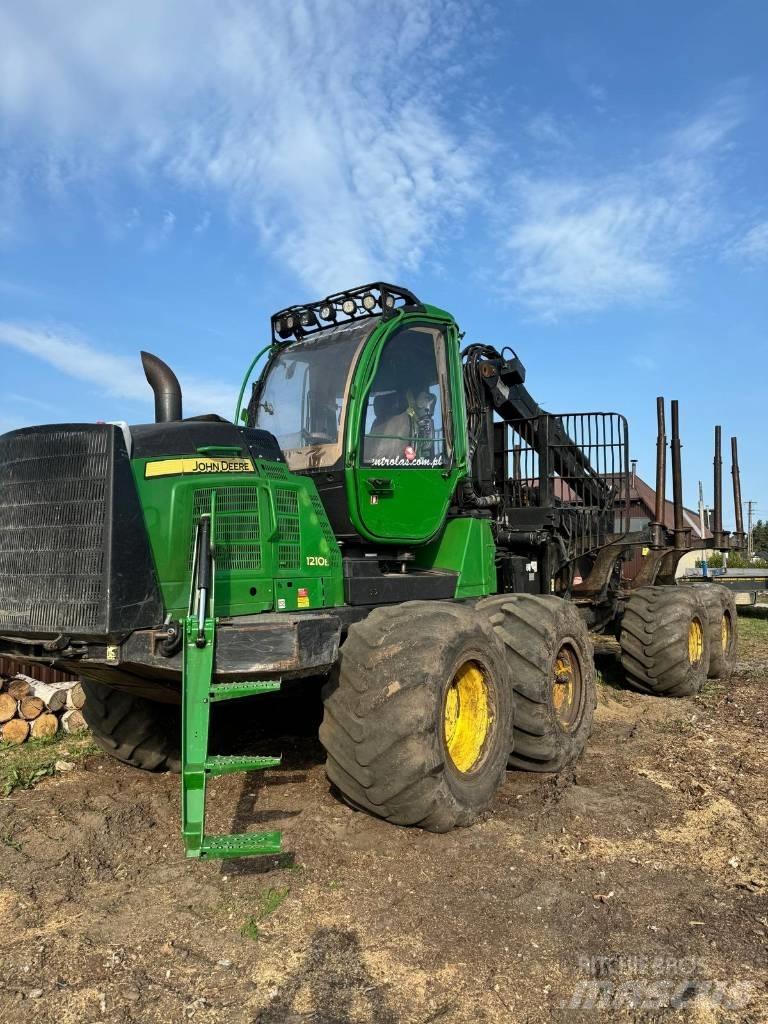 John Deere 1210E Форвардери