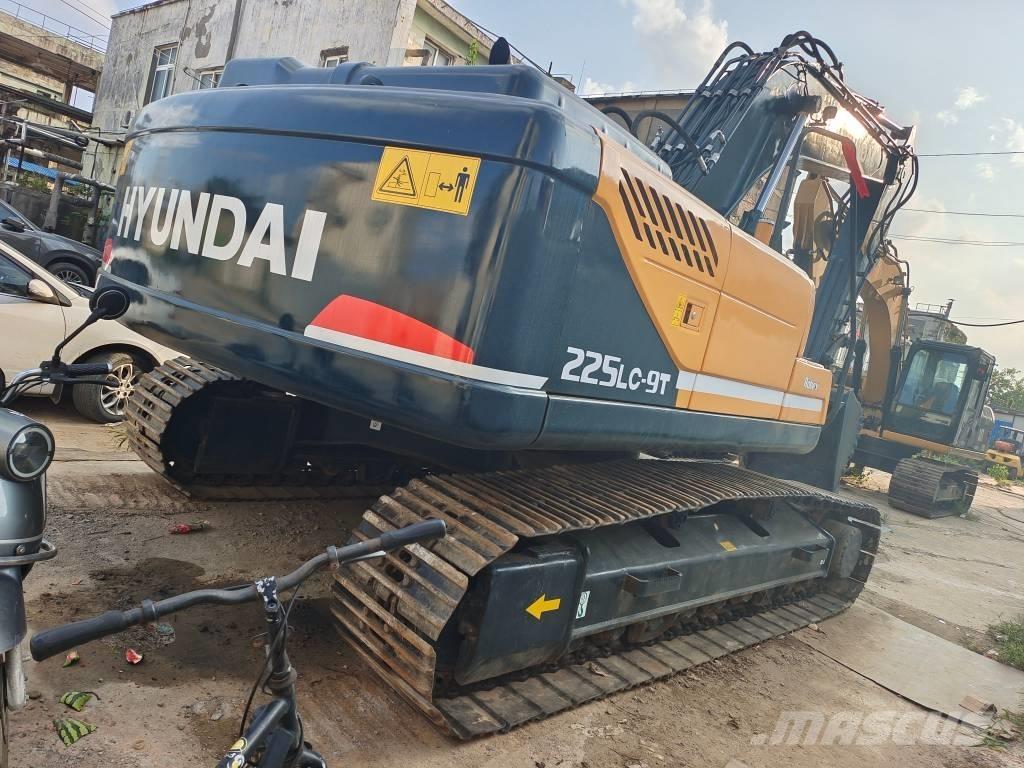 Hyundai 220 LC-9 Гусеничні екскаватори