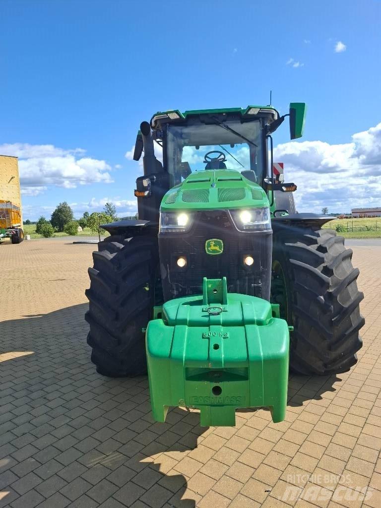 John Deere 8R410 Трактори