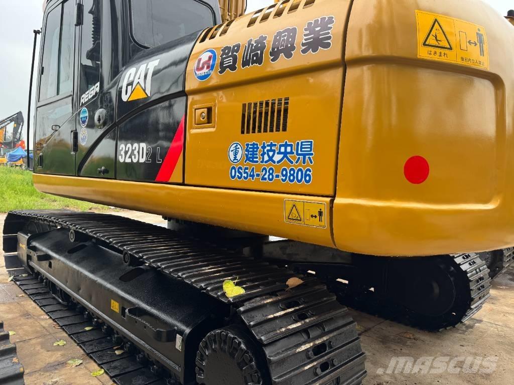 CAT 323D2 Гусеничні екскаватори