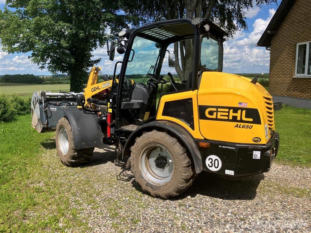 Gehl AL 650 Багатофункціональне обладнання для вантажних і землекопальних робіт