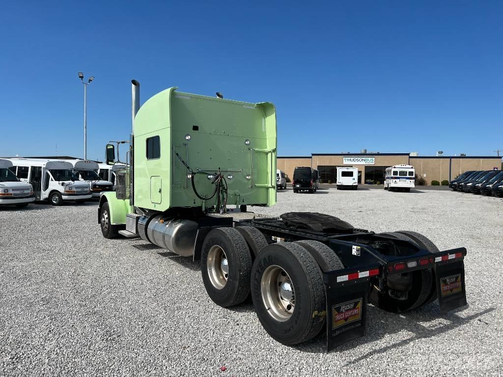 Peterbilt 389 Тягачі