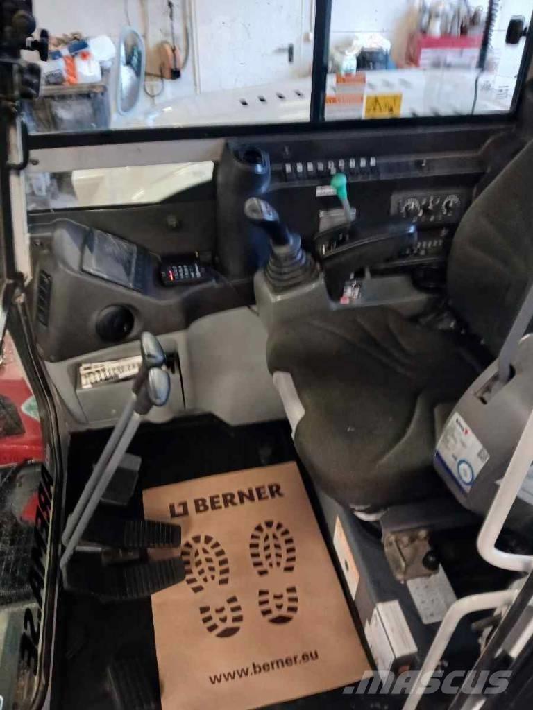 Takeuchi TB 290 Середні екскаватори 7т. - 12т.