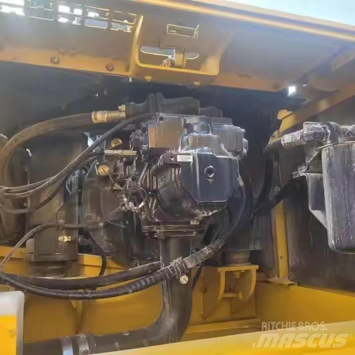 Komatsu PC360-8 Гусеничні екскаватори