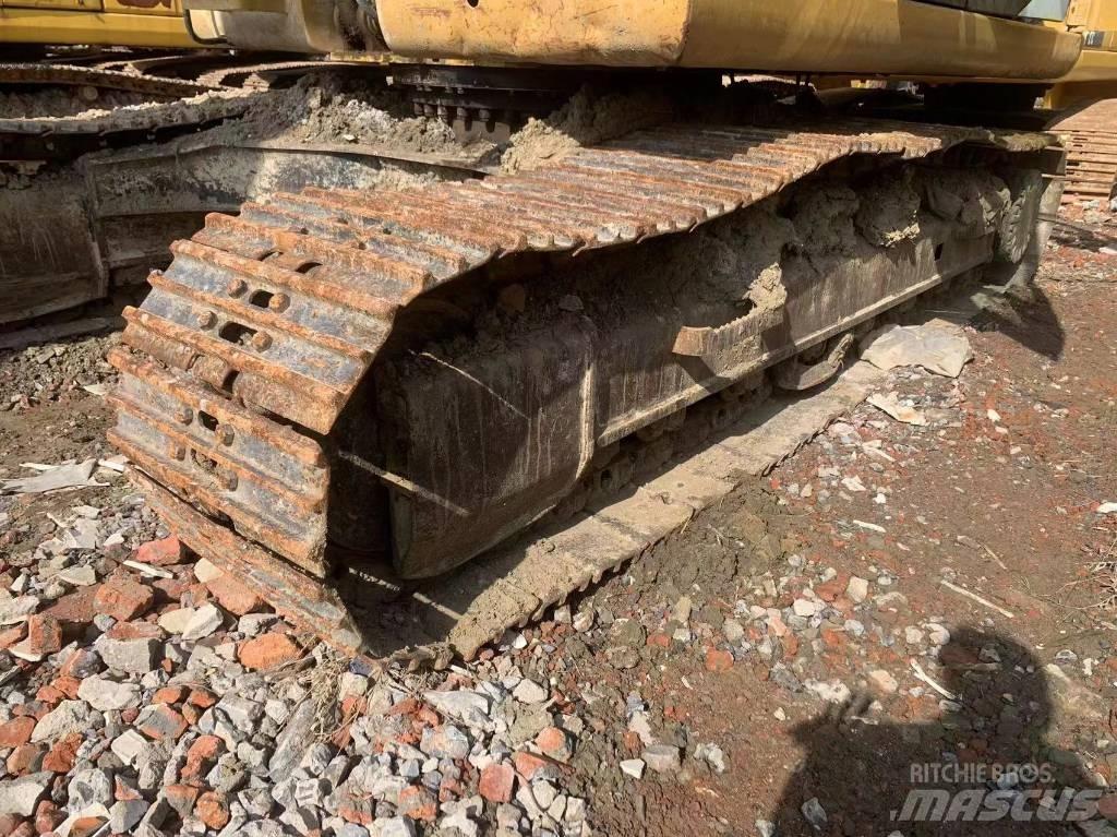 CAT 323D2 Гусеничні екскаватори