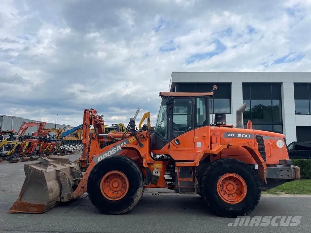 Doosan DL200-3 | A/C Фронтальні навантажувачі