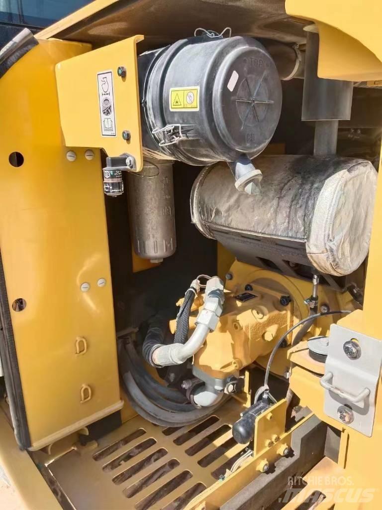 CAT 305.5 E2 Міні-екскаватори < 7т