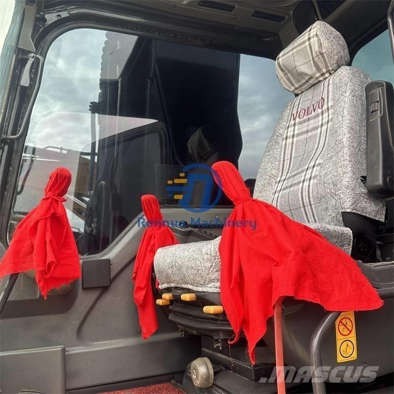 Volvo EC210 Гусеничні екскаватори