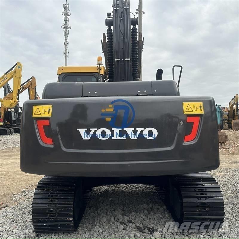 Volvo EC210 Гусеничні екскаватори