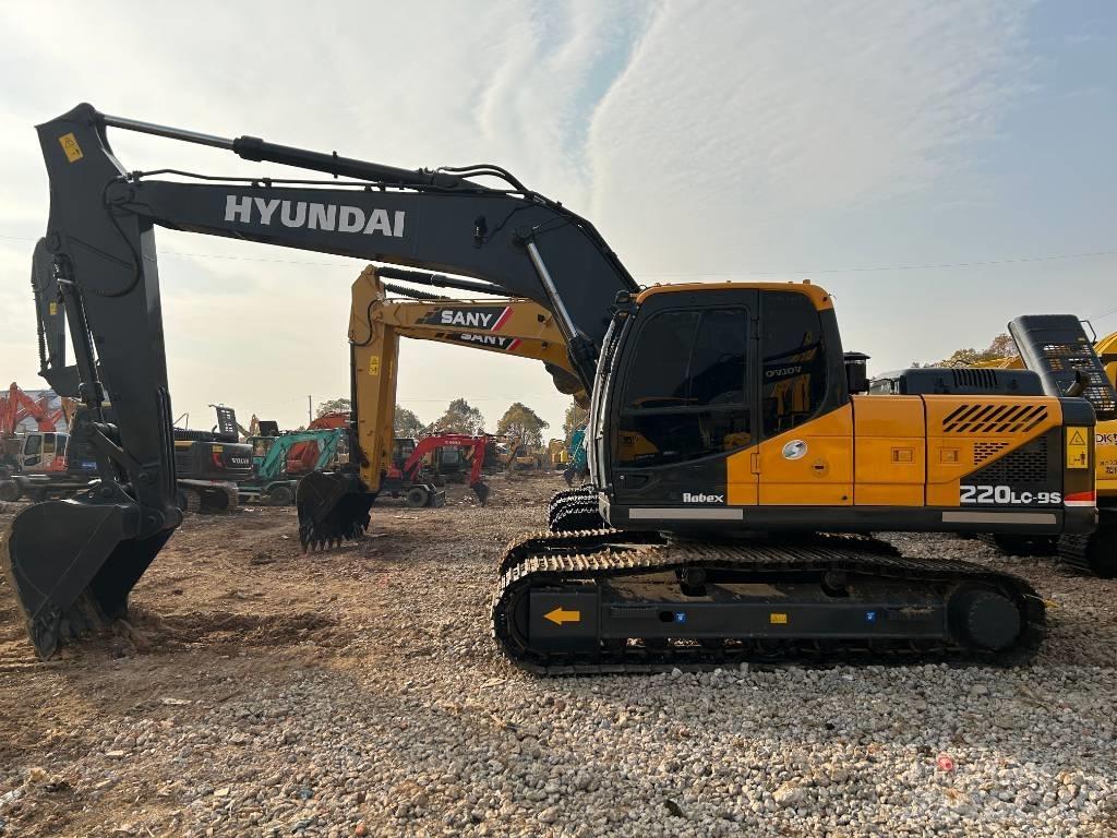 Hyundai R220LC-9S Гусеничні екскаватори