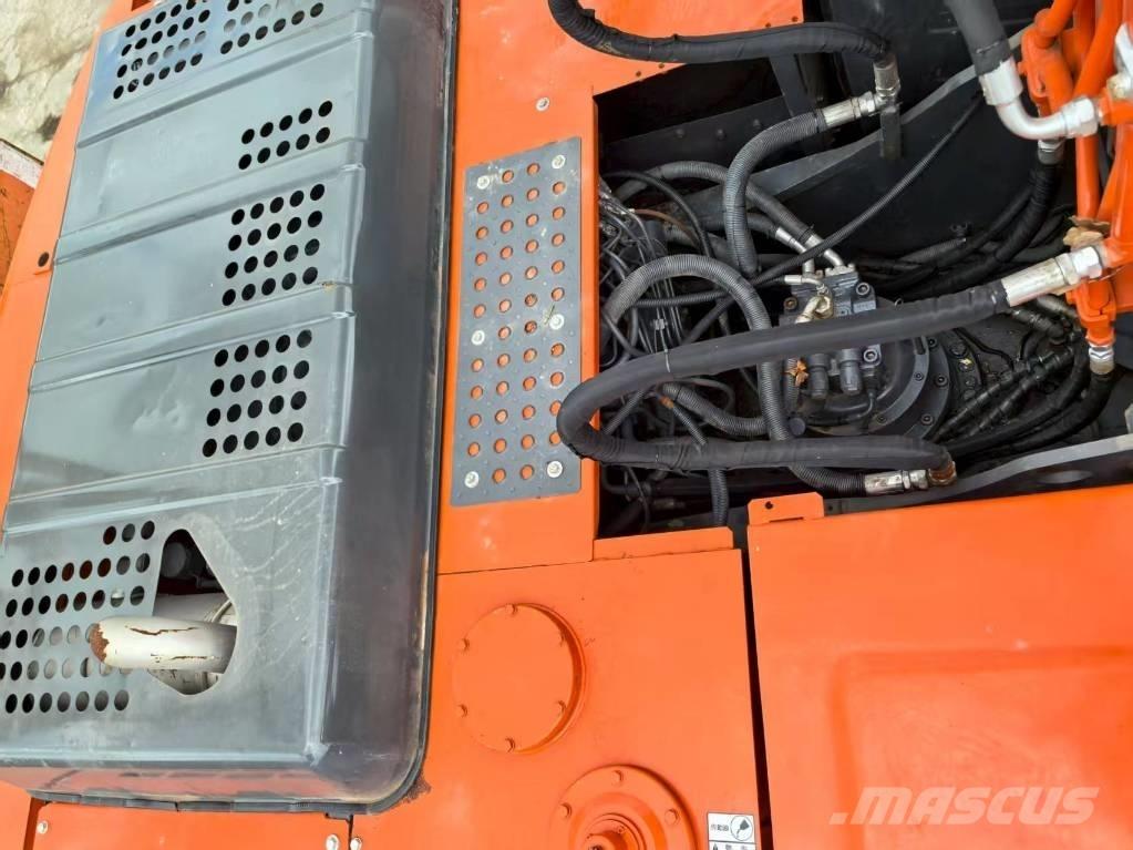 Hitachi ZX 240 HG Гусеничні екскаватори